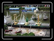 IMG_3650 * 900 x 644 * (300KB)