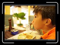 IMG_6983 * 900 x 644 * (246KB)