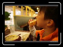 IMG_6995 * 900 x 644 * (239KB)