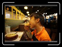 IMG_6997 * 900 x 644 * (295KB)