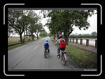 IMG_7776 * 900 x 644 * (299KB)