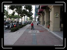 IMG_7861 * 900 x 644 * (275KB)