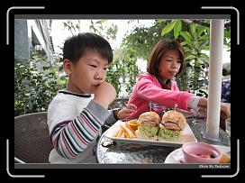 IMG_8783 * 900 x 644 * (297KB)