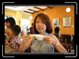 IMG_0381 * 900 x 644 * (293KB)
